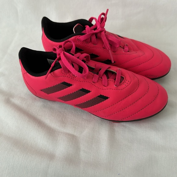 Adidas Soccer Cleats - Picture 3 of 4